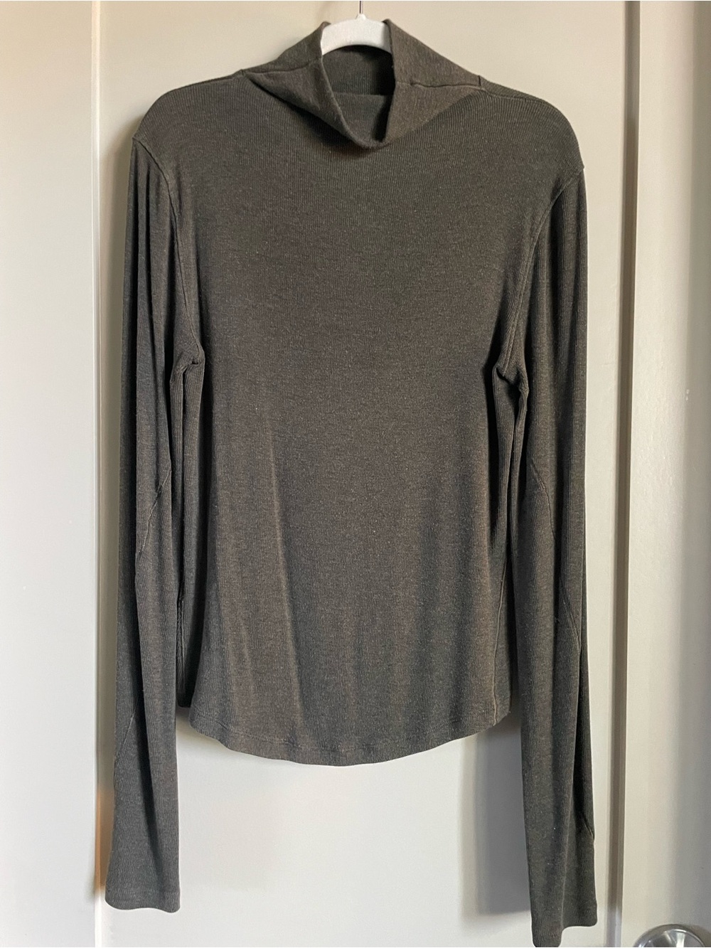 Lululemon Hold Tight Long-Sleeve Turtleneck, Women’s 4, Heathered Olive Brown